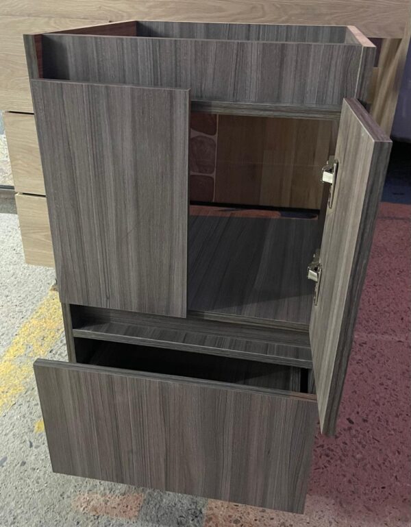 Mueble 48*38.5*79.5 con patas - Imagen 3